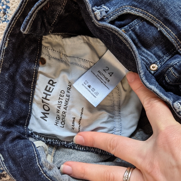 MOTHER High Waisted Looker Ankle Fray Cat Attack - Picture 6 of 8